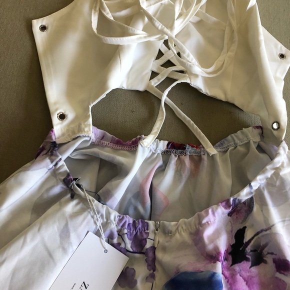 Zaful Criss Cross Backless Floral Dress - Picture 5 of 8